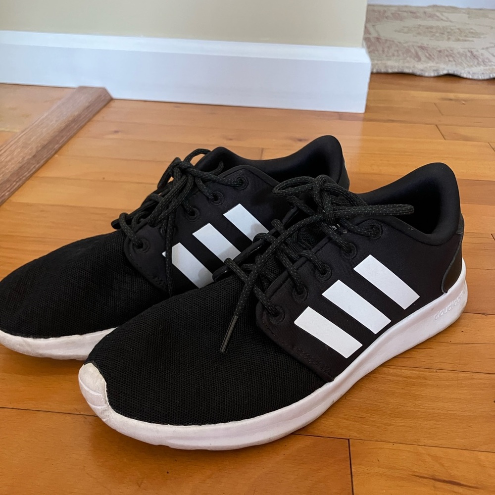 Women’s Adidas sneakers